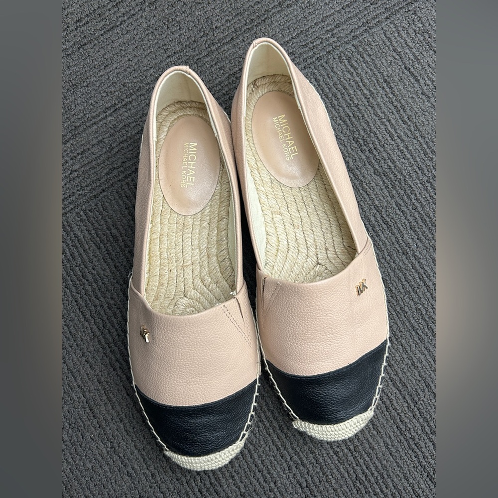 Michael Kors Beige and Black slip-on Espadrilles flat size 8.5M
